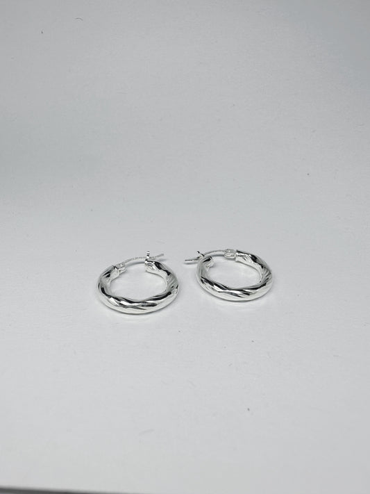 HUG Faceted Silver